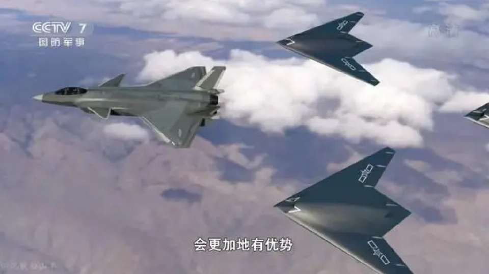 歼-20S亮相航展：全球首款双座版隐形战斗机，能指挥无人机作战_腾讯新闻
