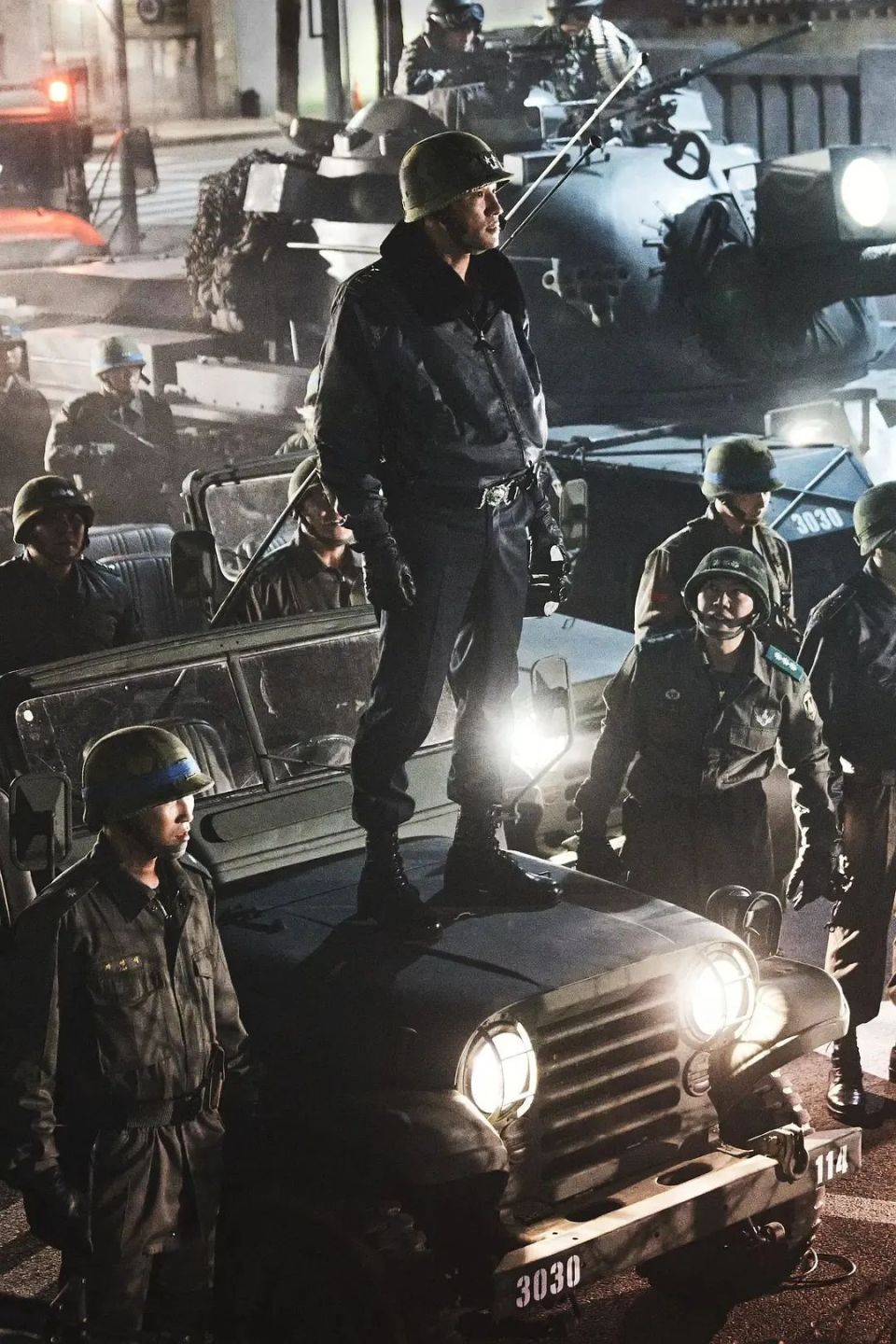 奭《露梁:死亡之海》李秉宪《水泥乌托邦:末日浩劫电影男子优秀演技赏