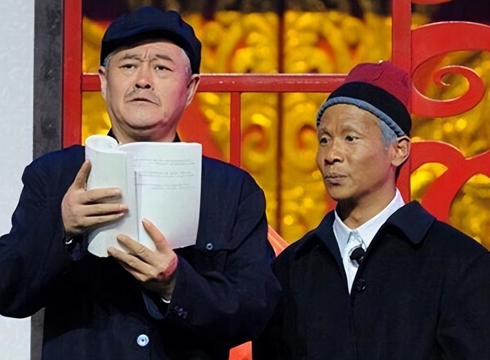 宋小宝陪师父赵本山观战辽篮决赛,被调侃是新请来的外援_腾讯新闻