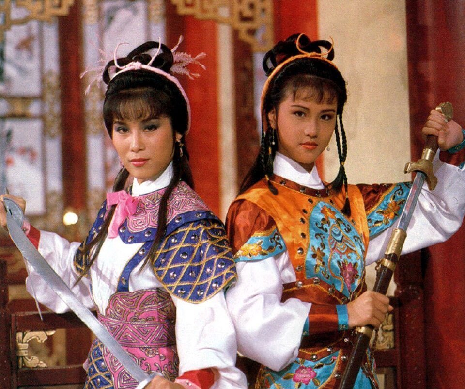 被观众熟知 ,杨盼盼离开无线后 ,先后出演《新绝代双骄》《金牌师姐》