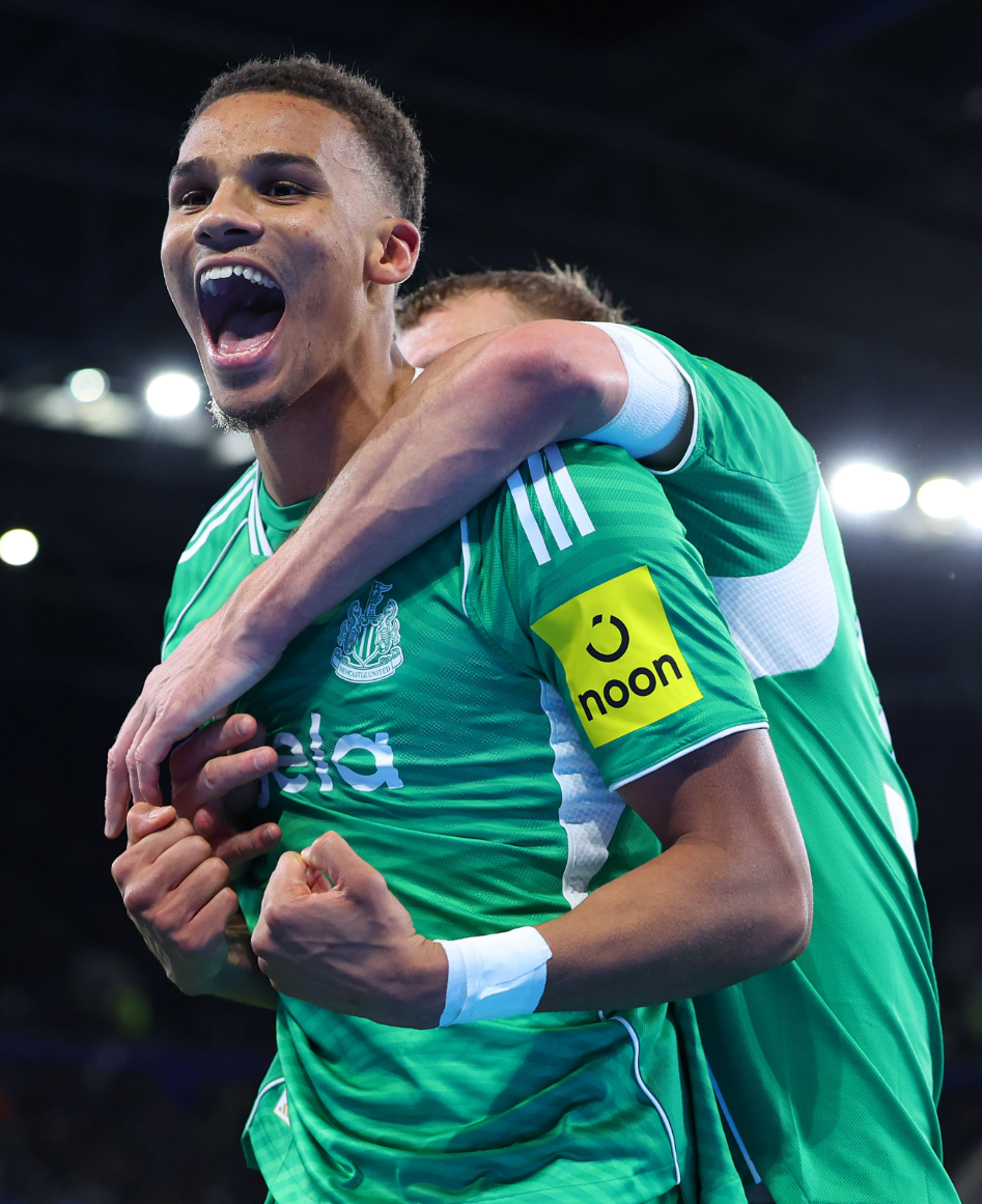 英超焦点战前瞻：纽卡斯尔联VS热刺，黑白高中锋大对决！-腾讯新闻