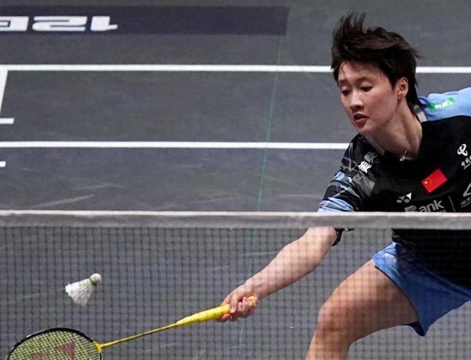 陈雨菲被迫更换球拍!罗徐敏受伤退赛,张殊贤/郑雨终结三连败_腾讯新闻