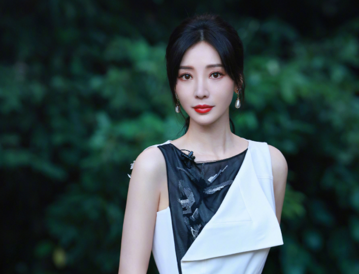 柳岩怎么突然瘦这么多?竟从丰满有辨识度变成与其他明星撞脸