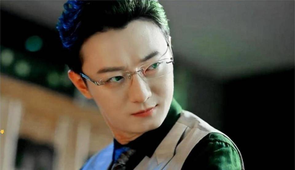 随地大小便,与董璇传绯闻,一年换三任女友,苏小玎身上只剩下是非_腾讯