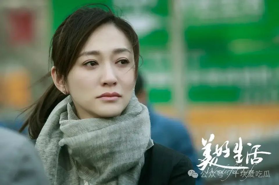 不过,这次事件的另外一个主人公梅婷下场回应了:我与鄢颇05年左右和平