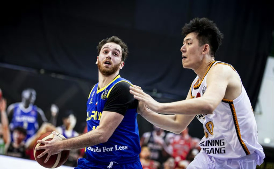 冷静送绝杀助攻,辽宁男篮中锋有大韩影子,亚冠挖掘双塔 杨鸣欣慰