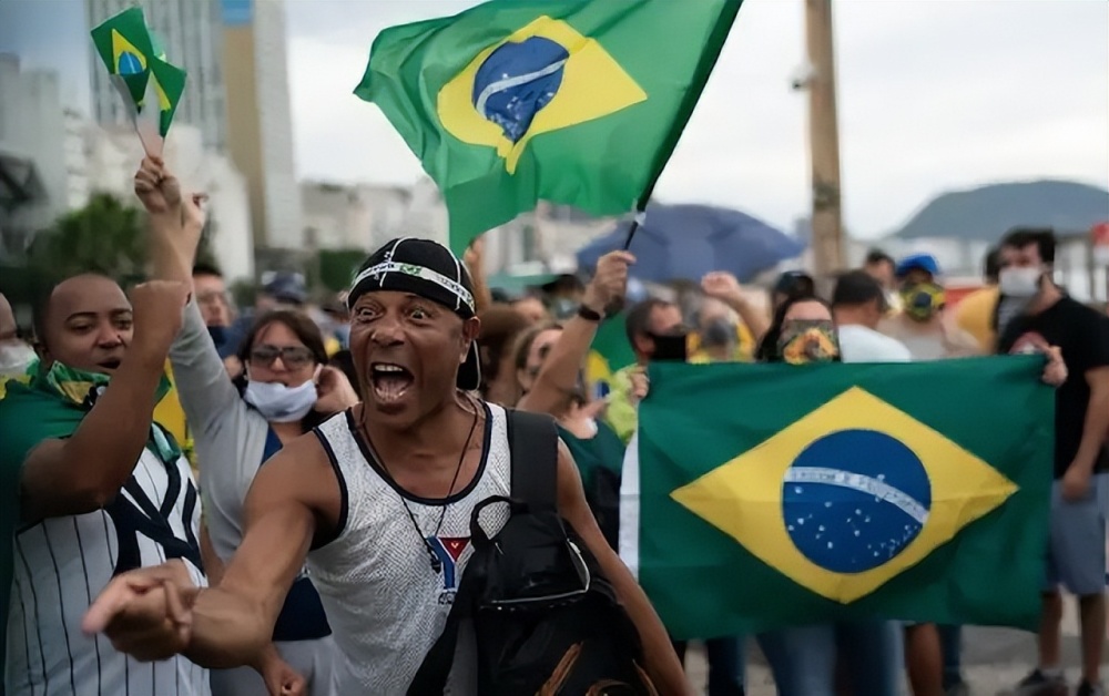 巴西抄美国作业冲击国会占领总统府为什么巴西这么乱