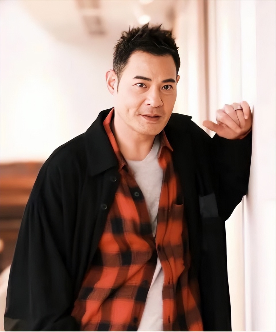 黄智贤与tvb不再签经理人合约,自曝曾遭监制冷眼,与妻子一直丁克