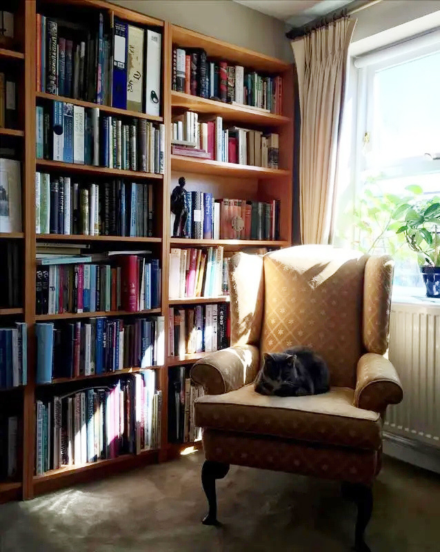 看书不仅能获取知识,拓展视野,还让能内心平和.