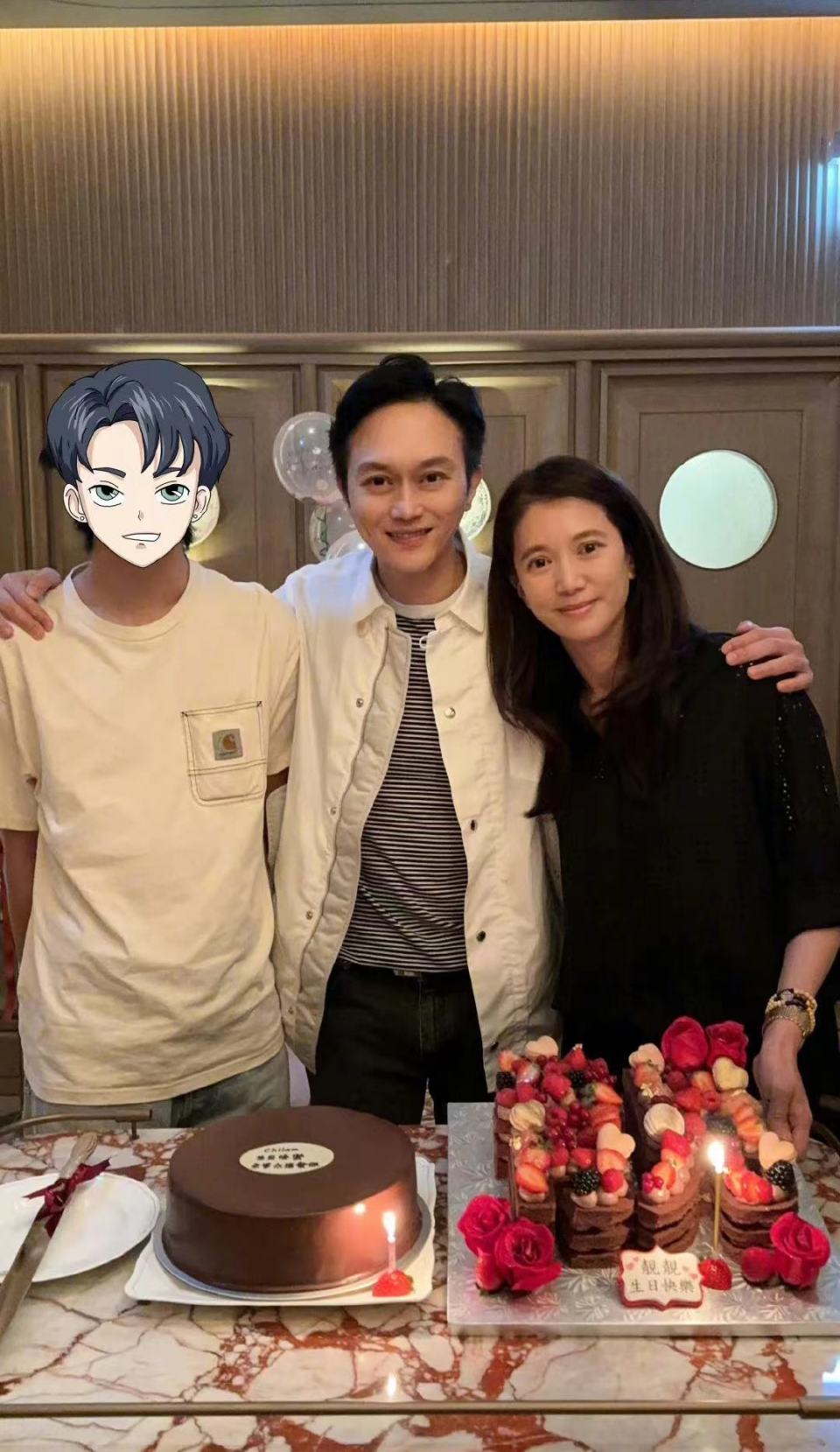 袁咏仪晒好友为其庆生照,老公儿子现身,17岁张慕童比爸爸高很多