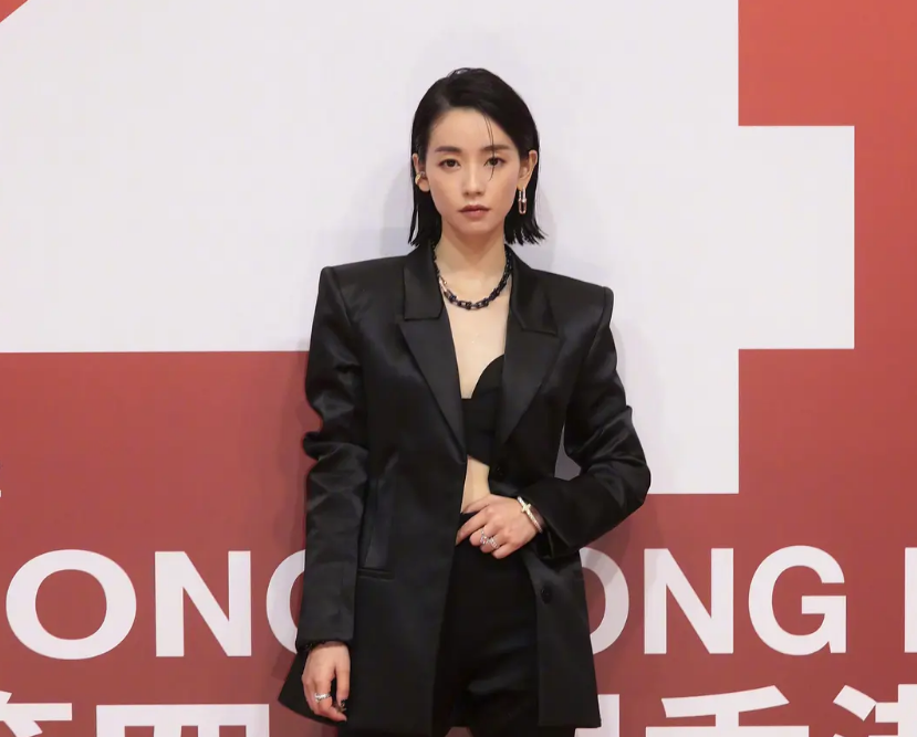 她是《前任4》刘依柳，也是《致青春》朱小北，还是金像奖影后_腾讯新闻
