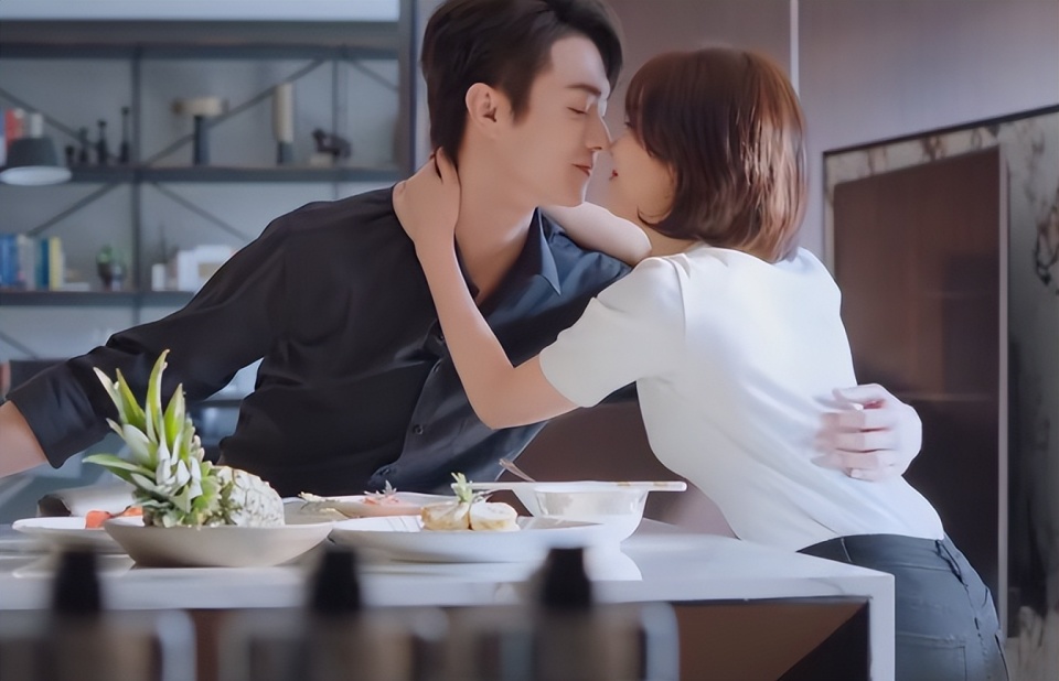 开播就拿下卫视收视第一,黄子韬黑马剧悄悄蹿红,更新2集不够看_腾讯