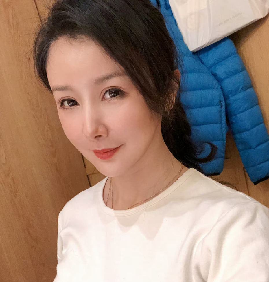 孙菲菲风波迎来进展施暴者被抓获拘留网友感叹正义虽迟但到