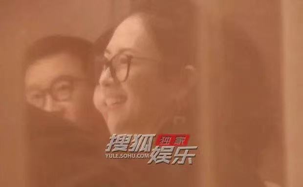著名导演和章子怡周冬雨师姐妹聚餐，曾表示很欣赏她俩，期待合作_腾讯新闻