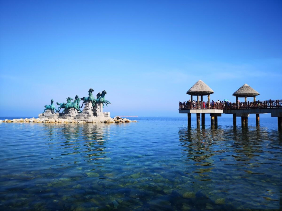 中国北方有两座宜居的海滨城市，靠海不潮湿，空气好景色美环境优_腾讯新闻