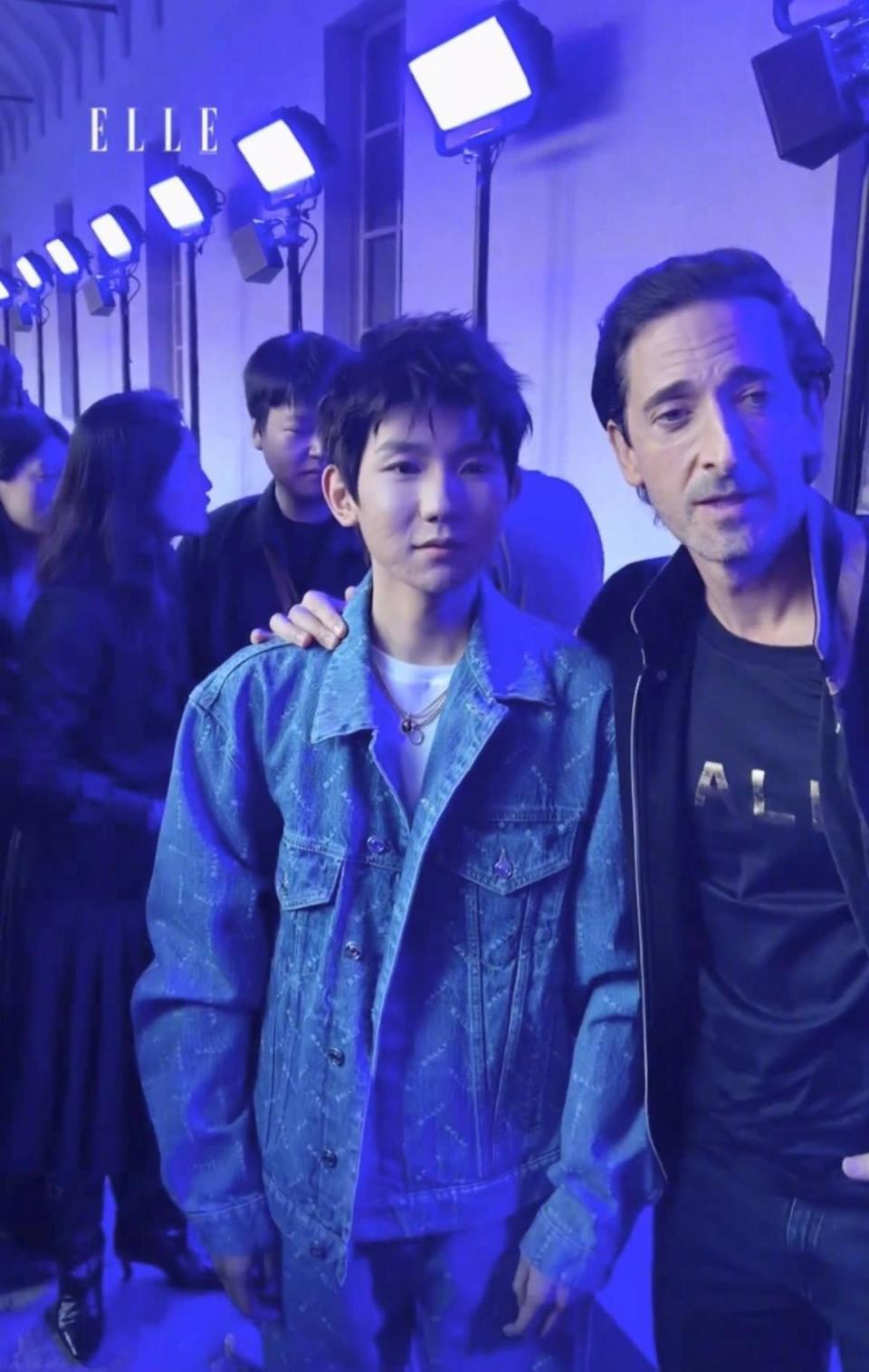 王源美国被偶遇引热议,现身校园疑似还要上学,何时毕业让人担忧