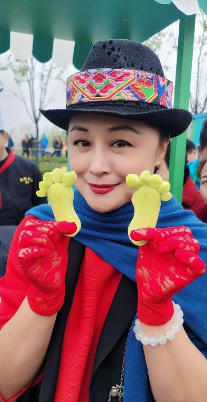 无儿无女的于月仙去世2年后,丈夫张学松的选择令人泪目