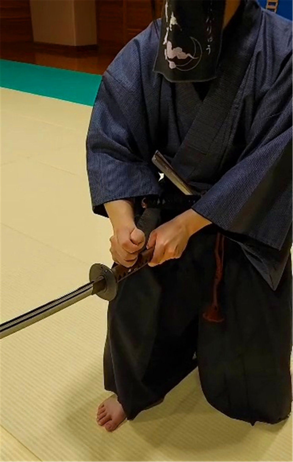 《地狱乐》动画中武士刀血振技巧引热议，武术家：真实存在_腾讯新闻