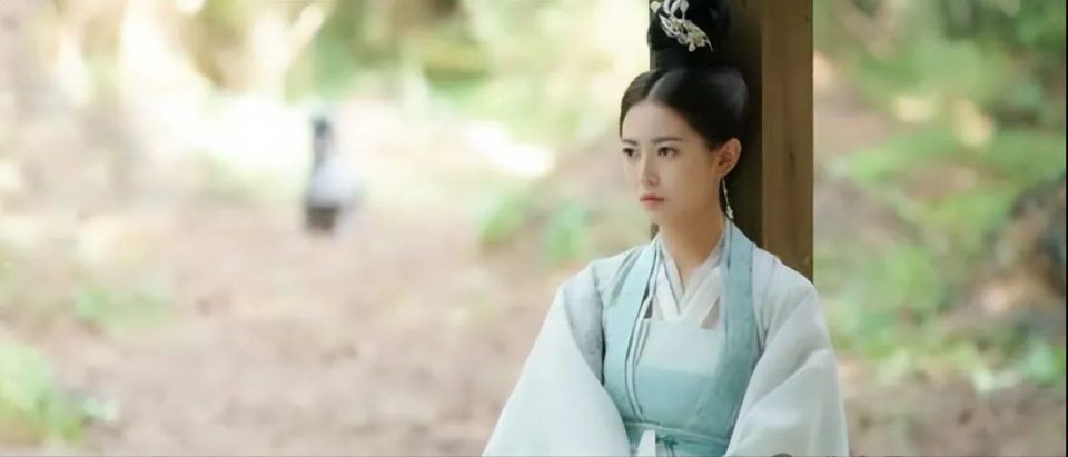 荔枝網(wǎng)新聞：澳門天天彩資料自動更新下載幼態(tài)女演員有多尷尬，30歲以后接戲困難，唯有趙麗穎打破怪狀