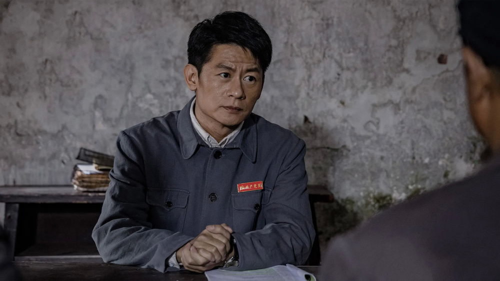 演员李健:抱上贵人大腿却成神剧专业户,与初中初恋结婚成妻管严_腾讯