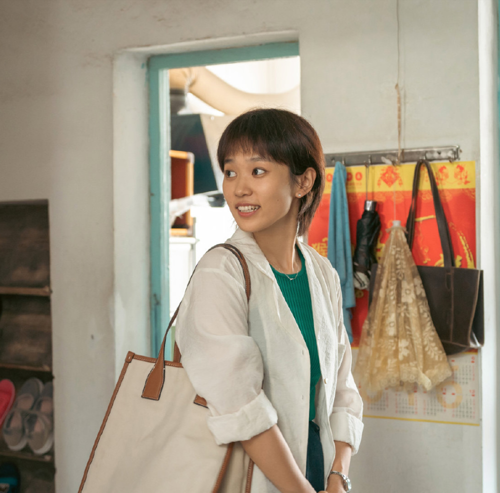 林志为的女朋友何亚萍终于上线了.