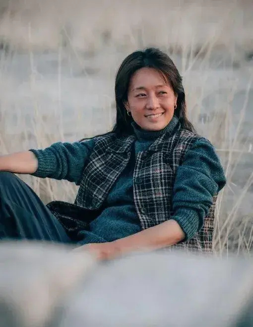 对许志安执迷不悔?瘦到脱相的郑秀文让女人清醒:爱情经不起考验