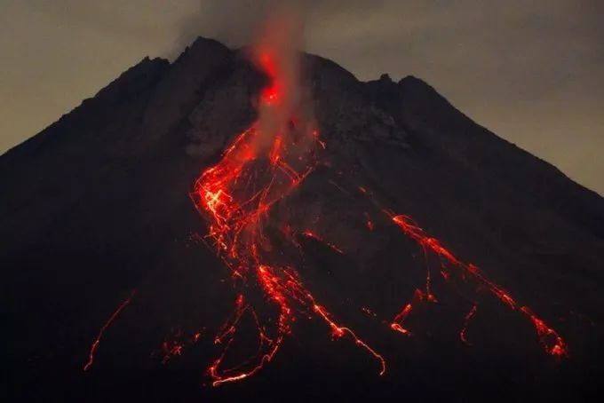 【欧洲】冰岛火山再次爆发