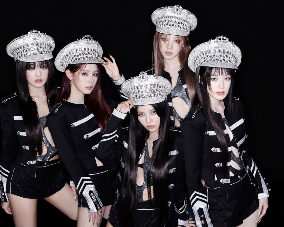 韩流遇冷!韩女团为博眼球模仿疯马秀造型,歌词露骨低俗被骂翻