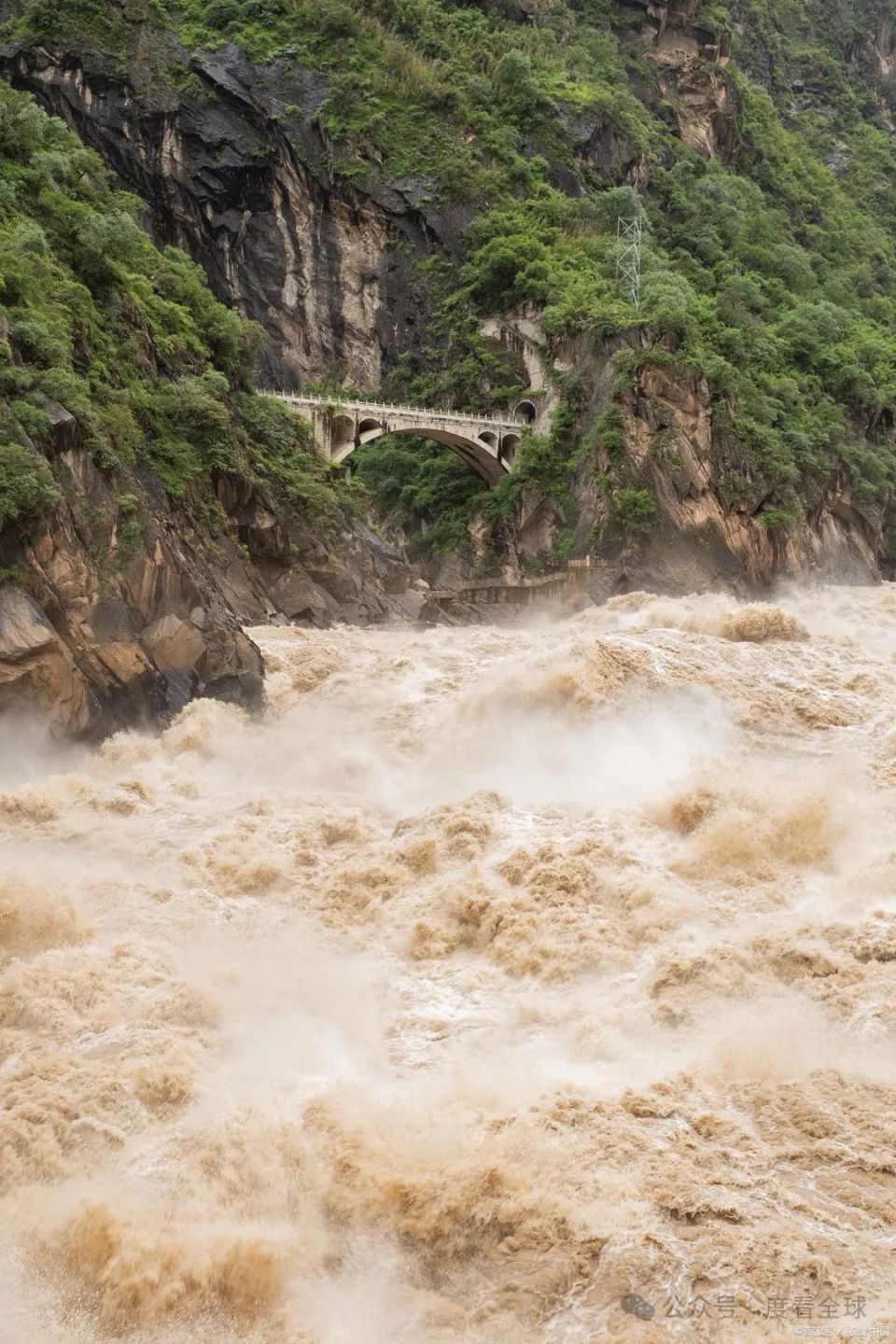 丽江虎跳峡之旅:揭秘千年传说,感受自然之美!