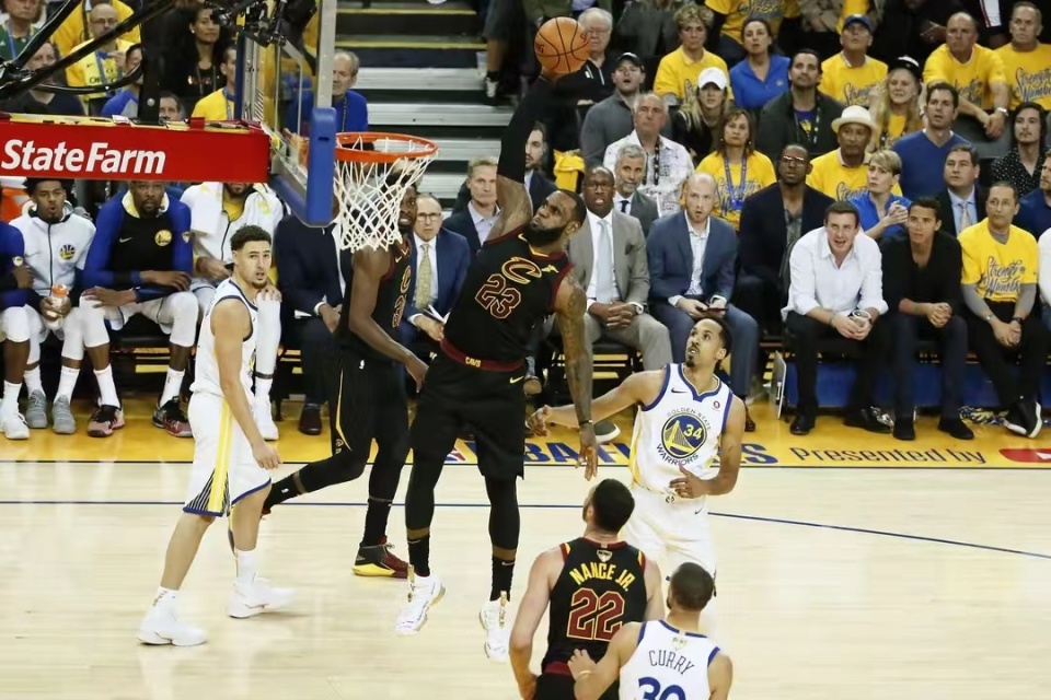 总决赛单场得分前十:詹姆斯51分仅排第五,乔丹单场55分排第三!