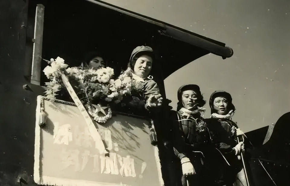 舒绣文去世56年，后人状况如何？儿子做过演员晚年幸福，孙子很有出息_腾讯新闻