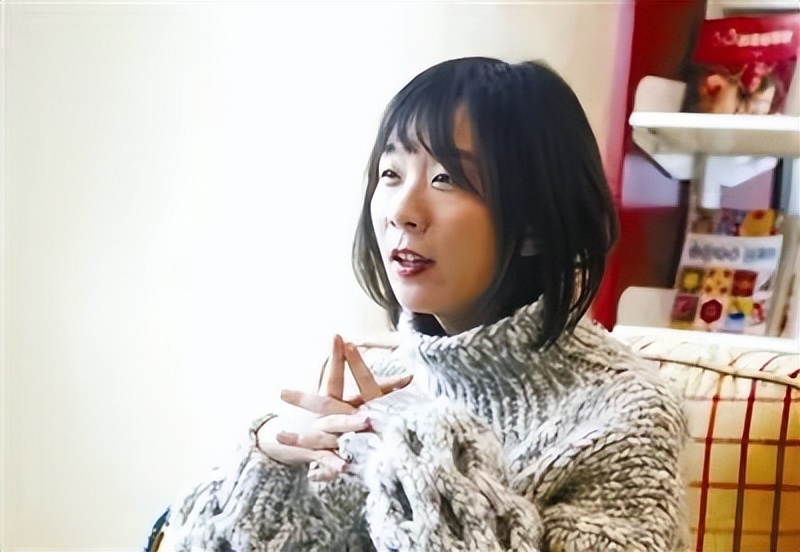 作家张晓晗自曝被骗婚!前夫欠其100万不还,还被辱骂一晚上_腾讯新闻