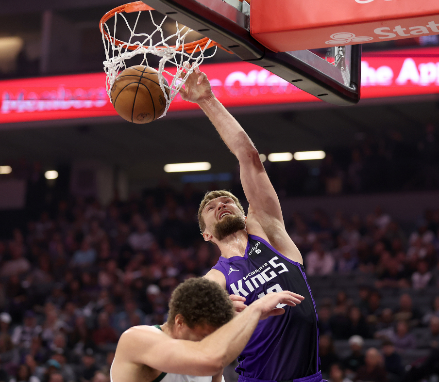 雄鹿惨败利拉德12中2引群嘲埃利斯是他爸爸搭档字母如生涯死刑