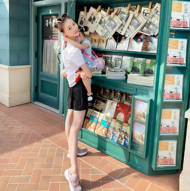 举办了盛大的婚礼,婚礼当天范志毅组织了庞大的伴郎团前去迎娶张梦瑾