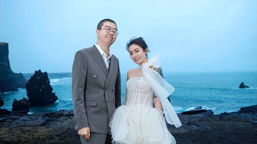 李诞否认新恋情:离婚3年,充满争议的前妻黑尾酱"销声匿迹"?