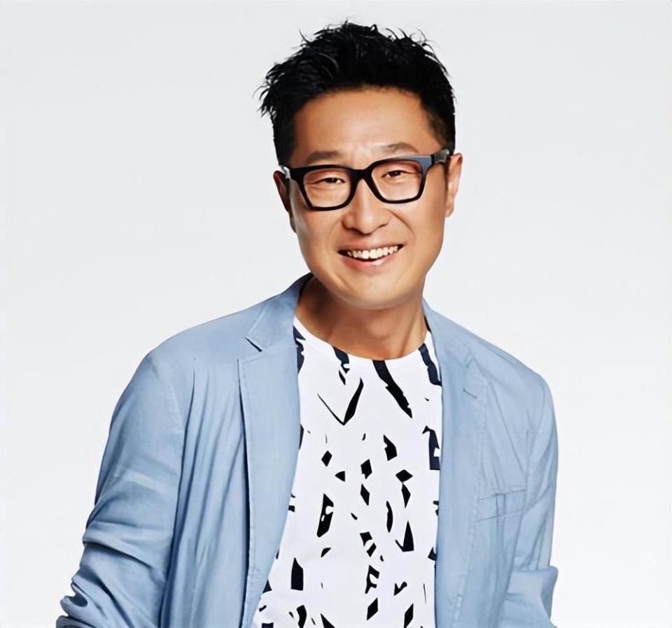 林永健:丑男娶"最美军花",曾因抠门遭遇婚姻危机,如今怎样了_腾讯新闻