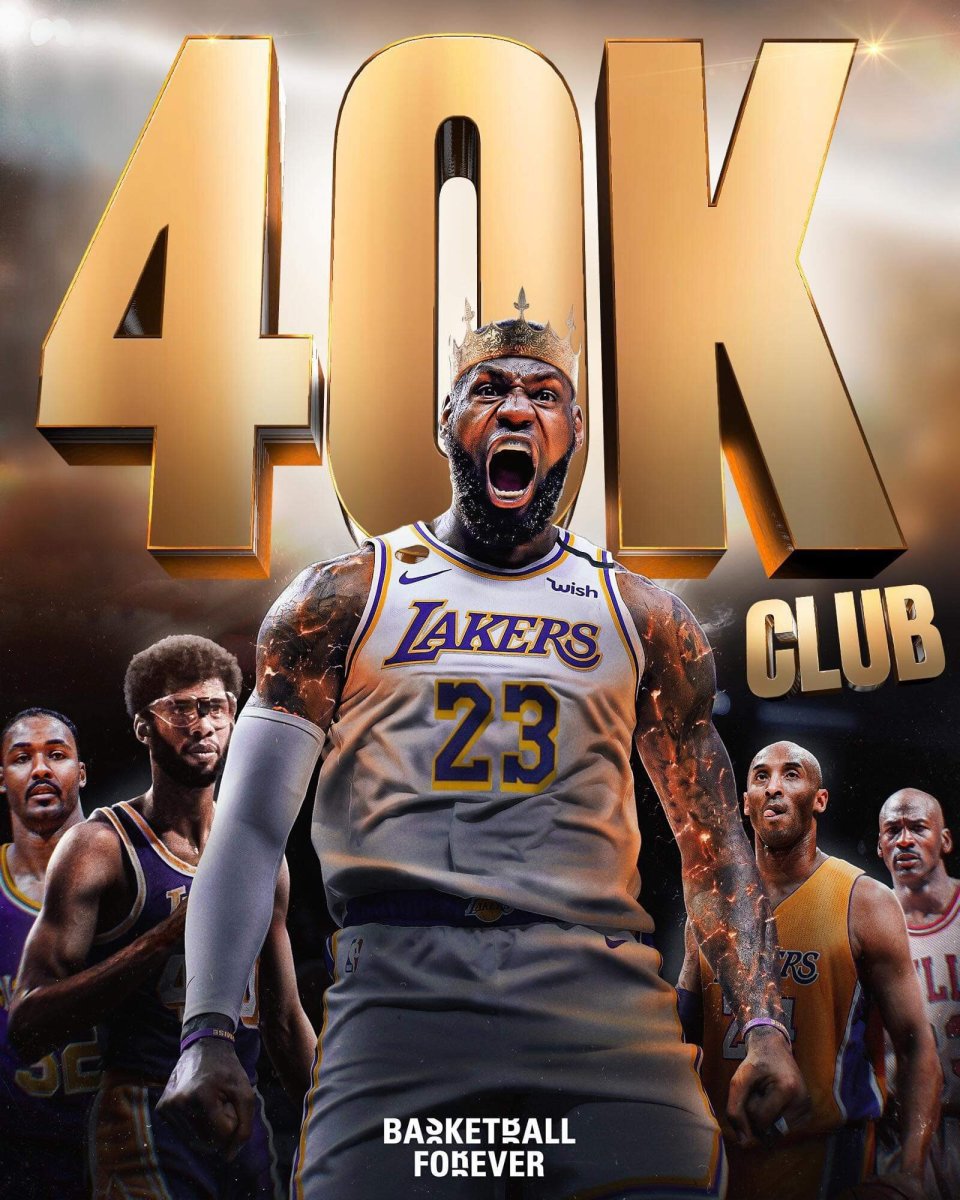 詹皇40000分疯狂庆祝曝光:比4万分手势表情霸气 冲家人送飞吻