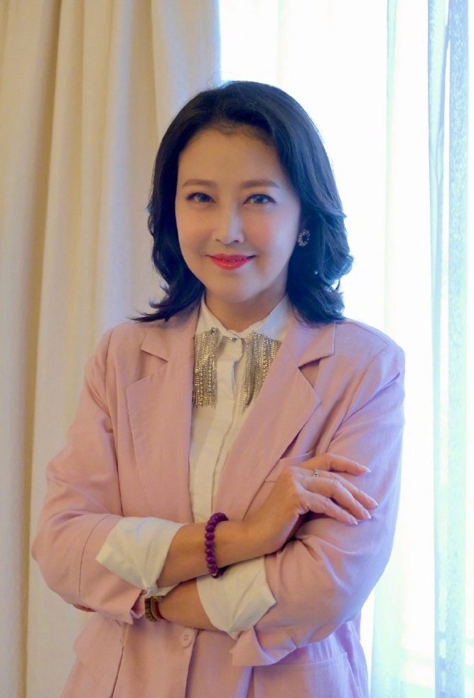 网传周海媚去世引发热议相关人士爆料周海媚确实被送往医院抢救