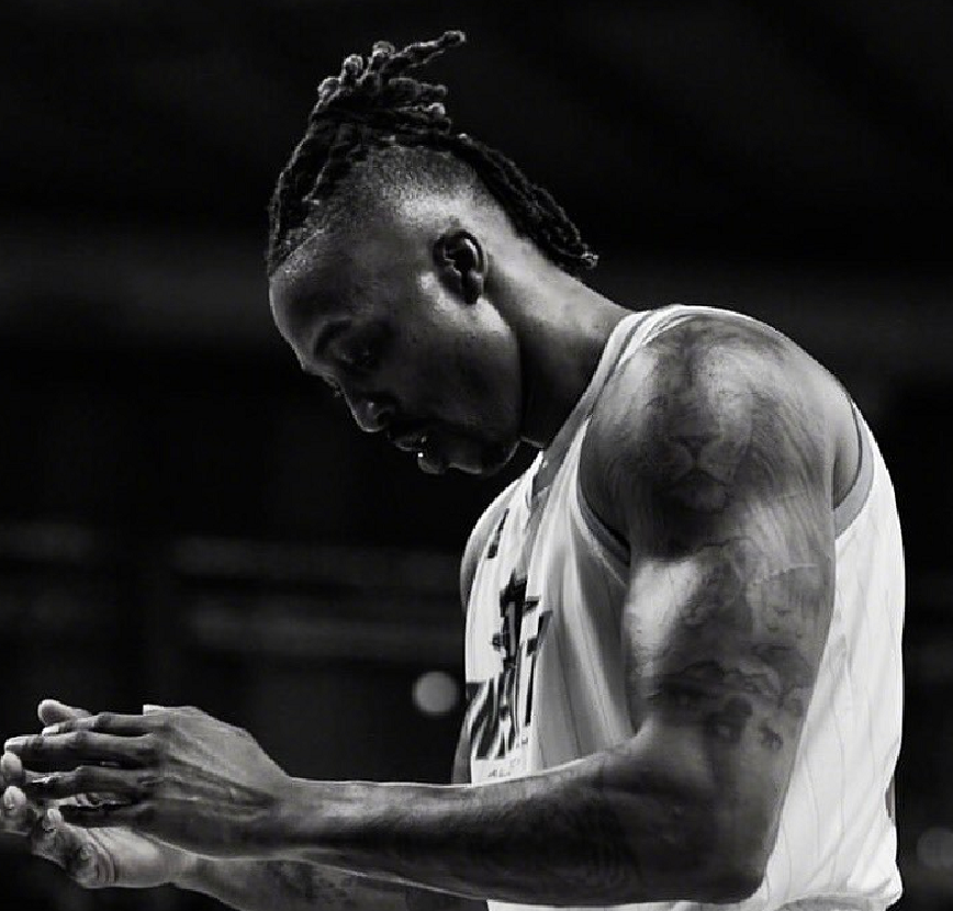 终于有球队接手霍华德了!本该是全面封杀第一人