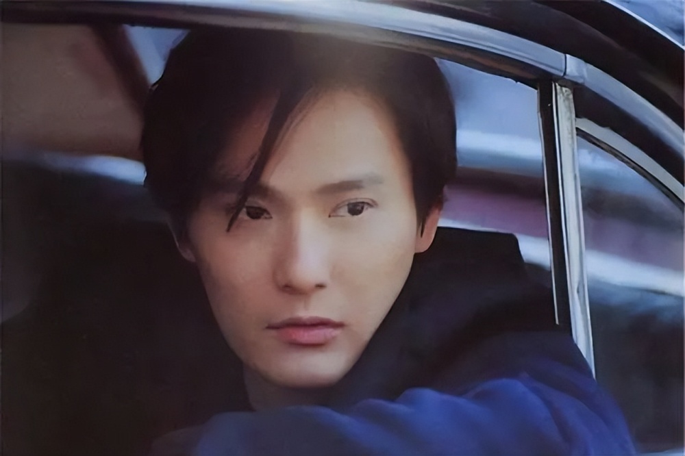 在张信哲的歌声里,爱情永远是那一抹动人的底色_腾讯新闻