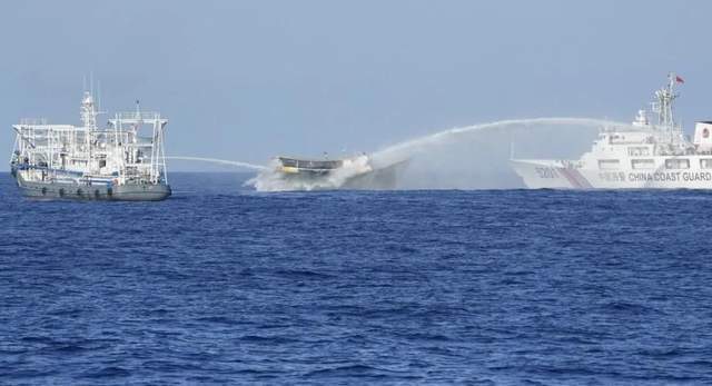 水炮执法只是开始!海警政策突变或主动开炮,菲律宾已提出抗议?