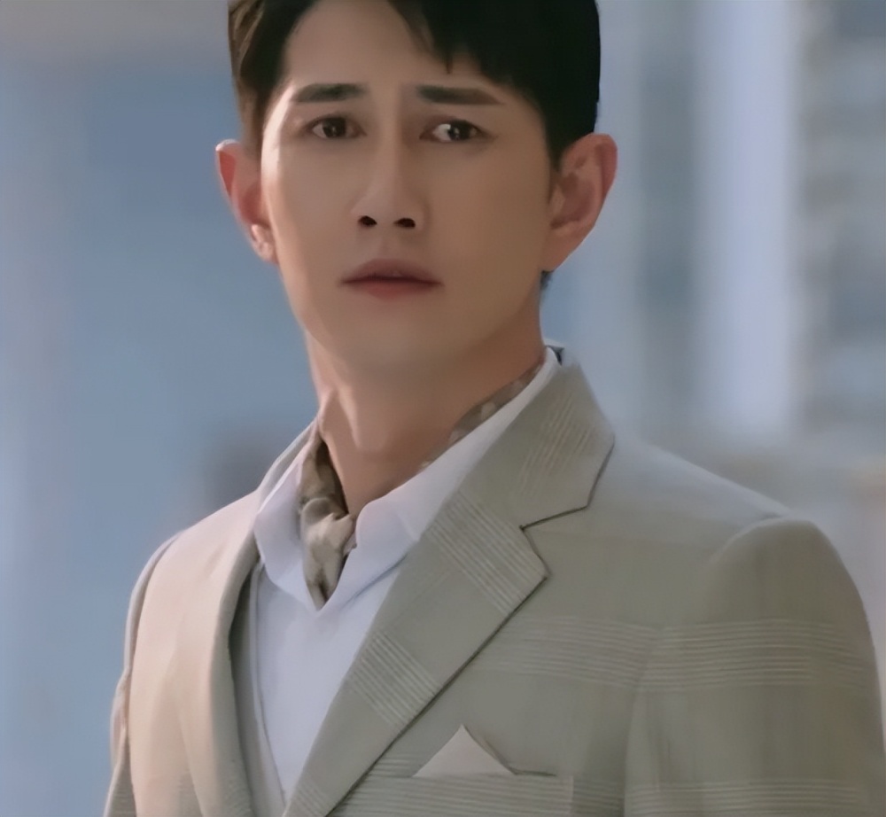 演员何明翰:成李幼斌受宠弟子,曾辞演还珠格格,如今不火还成大龄剩男