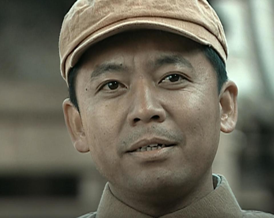 就连谦谦君子一般的赵刚在初见田雨之后,也忍不住扭头多看两眼.