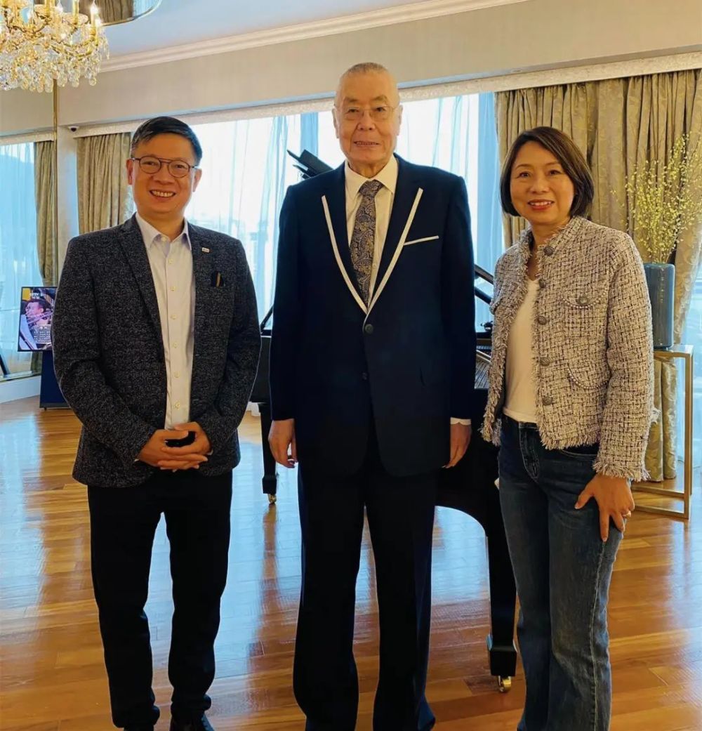 84岁刘诗昆高调庆生,46岁妻子在积极备孕,直言要生个三足鼎立_腾讯