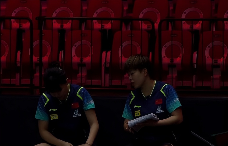 陈梦/王曼昱3-2险胜陈幸同/王艺迪,晋级女双四强,夺冠在望