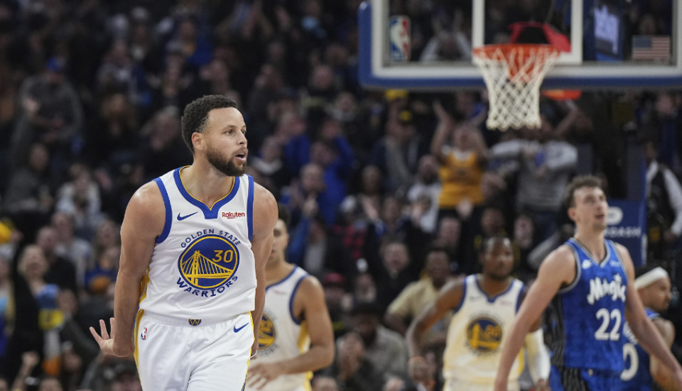 轰3664断库里末节全中拒逆转呐喊表情包摇头抖肩很吸睛