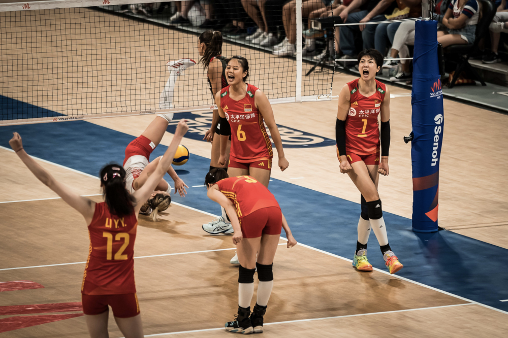 中国女排一环节失常5比14凸显差距但已尽全力拼搏