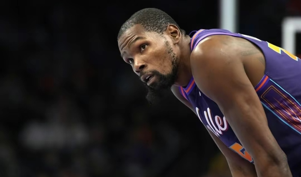 太阳管理层也不想浪费杜兰特最后几年的巅峰时期,于是大手笔地进行了