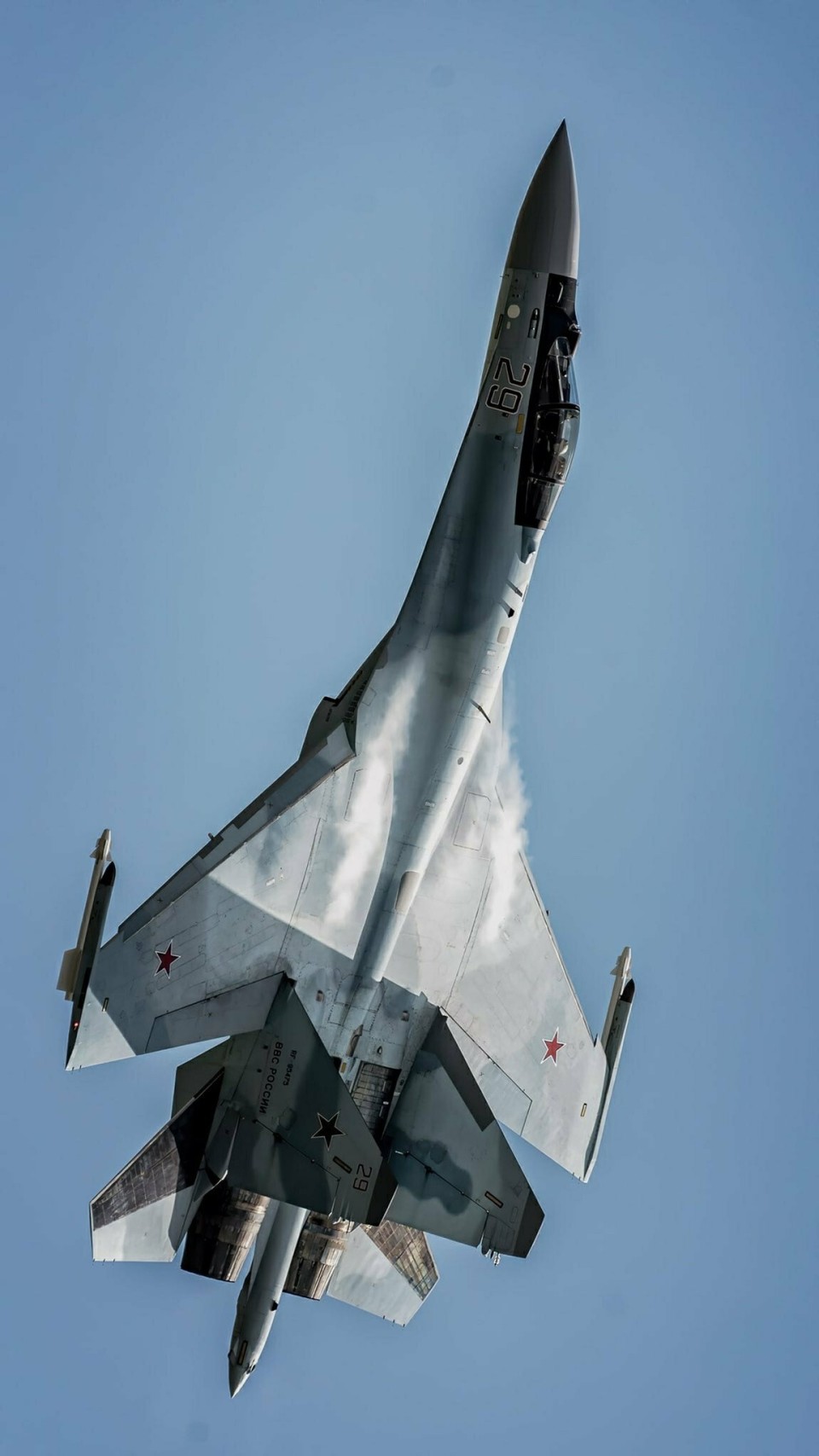 美国mq-9无人机入侵叙利亚领空 与俄罗斯苏-35s战斗机近距离接触