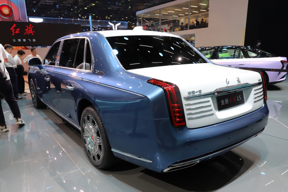 问题来了,你觉得红旗l5值多少钱?欢迎在评论区留言,车迷一起讨论!花一